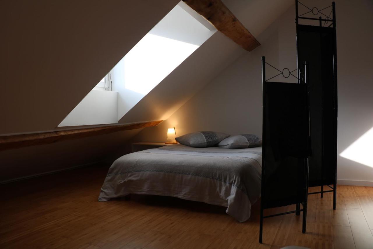 Les Fabuleux Appartements Du Coeur De Ville - Place Victor Hugo Besancon Exterior photo