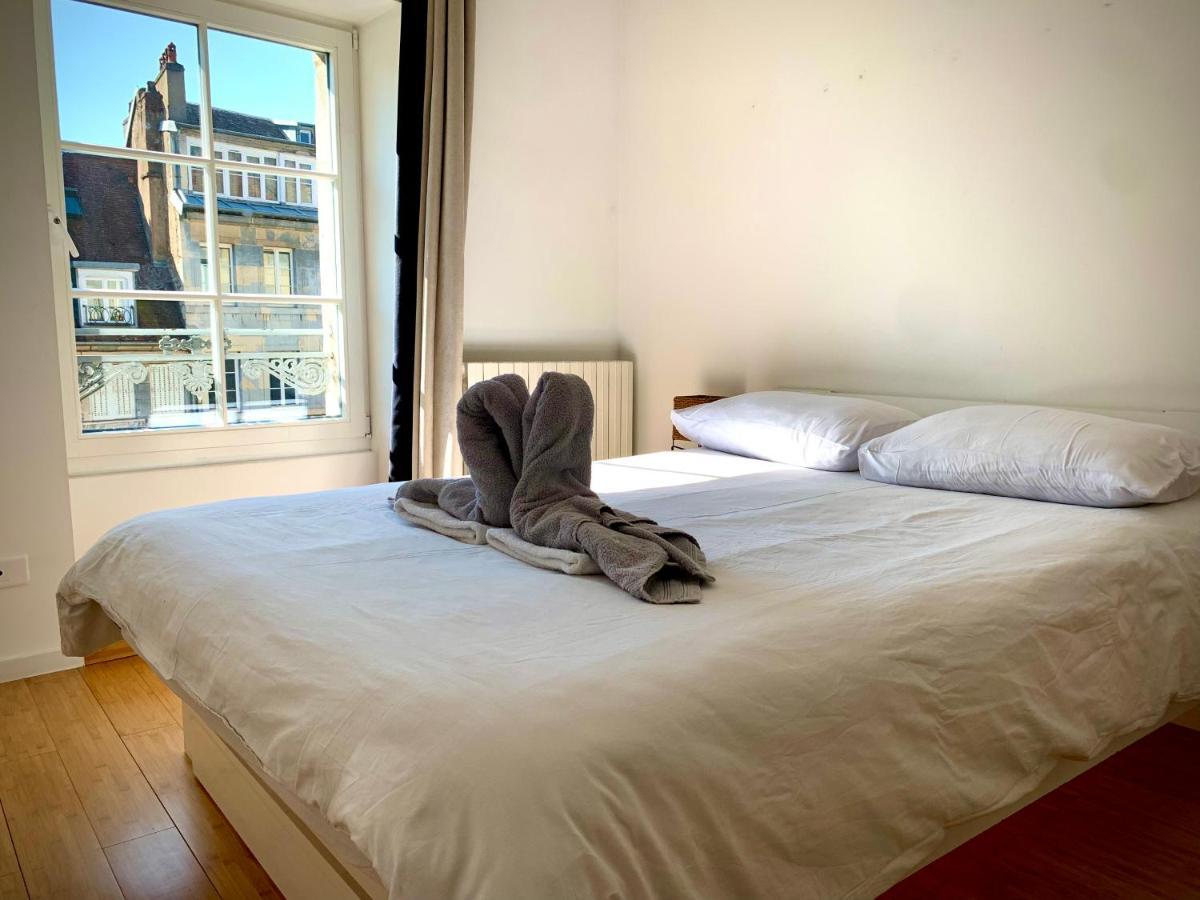Les Fabuleux Appartements Du Coeur De Ville - Place Victor Hugo Besancon Exterior photo